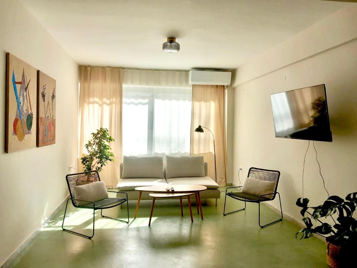 Aparthotel Specious Flat In Thessaloniki Exterior foto